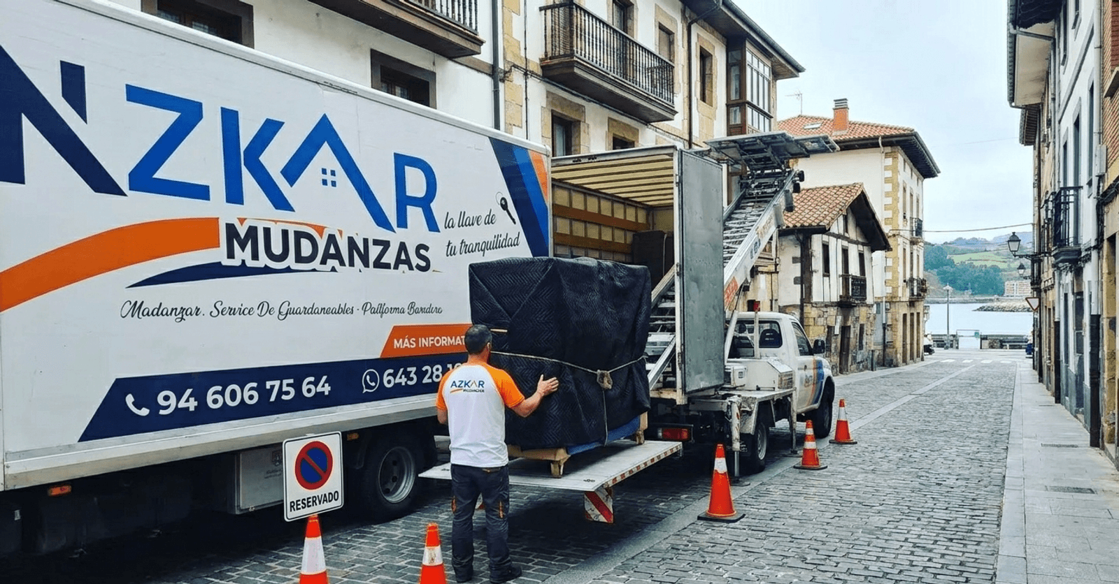 Servicio profesional de mudanzas Plentzia con embalaje y transporte seguro de mobiliario y cajas.