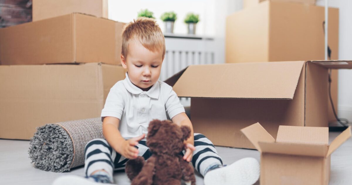 Consejos para afrontar una mudanza con bebé en casa